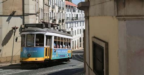 Morador de Lisboa dá vida nova a bondes históricos da cidade